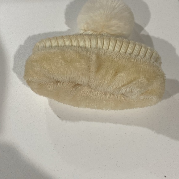 Ugg beanie - Picture 4 of 4